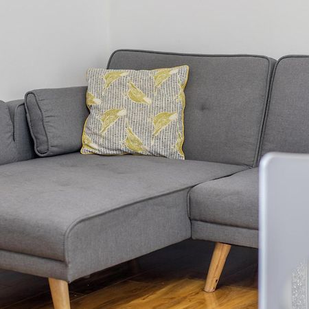 1 Bed Apartment Central Hamilton Free Wifi With Great Transport Links To Glasgow Exterior foto
