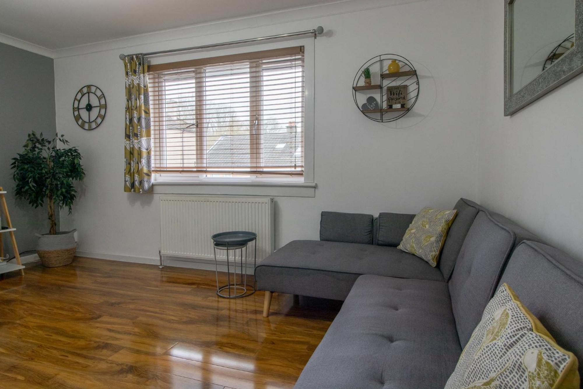 1 Bed Apartment Central Hamilton Free Wifi With Great Transport Links To Glasgow Exterior foto