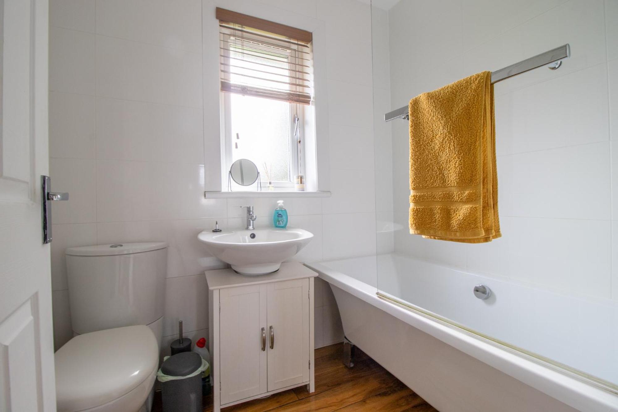 1 Bed Apartment Central Hamilton Free Wifi With Great Transport Links To Glasgow Exterior foto